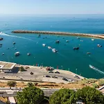 Baleeira Sea View Apartamento *